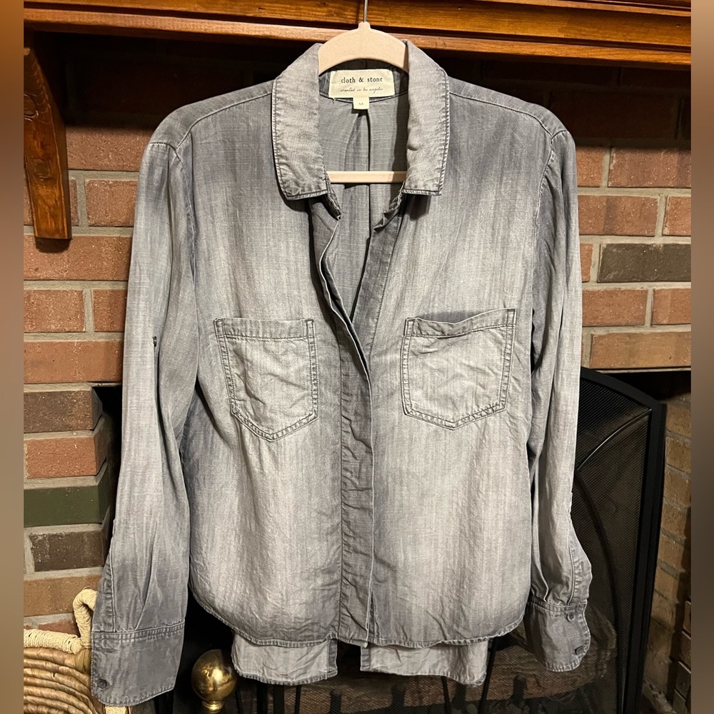 M Anthropologie Cloth & Stone faded long sleeve blouse split back hem